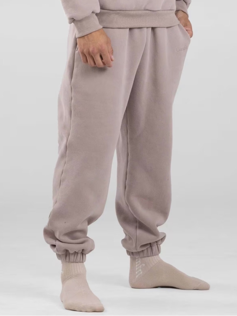 NWOT Comfrt Minimalist Sweatpants - Bark - Size Medium